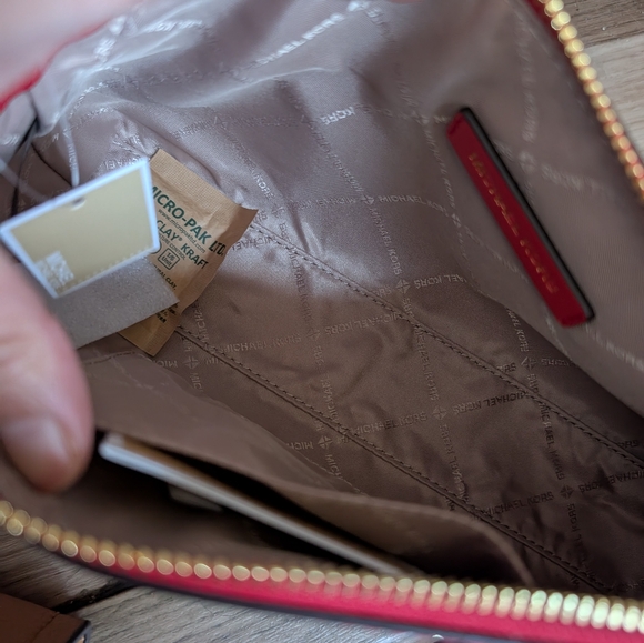 NWT Michael Kors Vincent MD Leather Pouchette Shoulder Bag with Card Holder - Picture 4 of 4